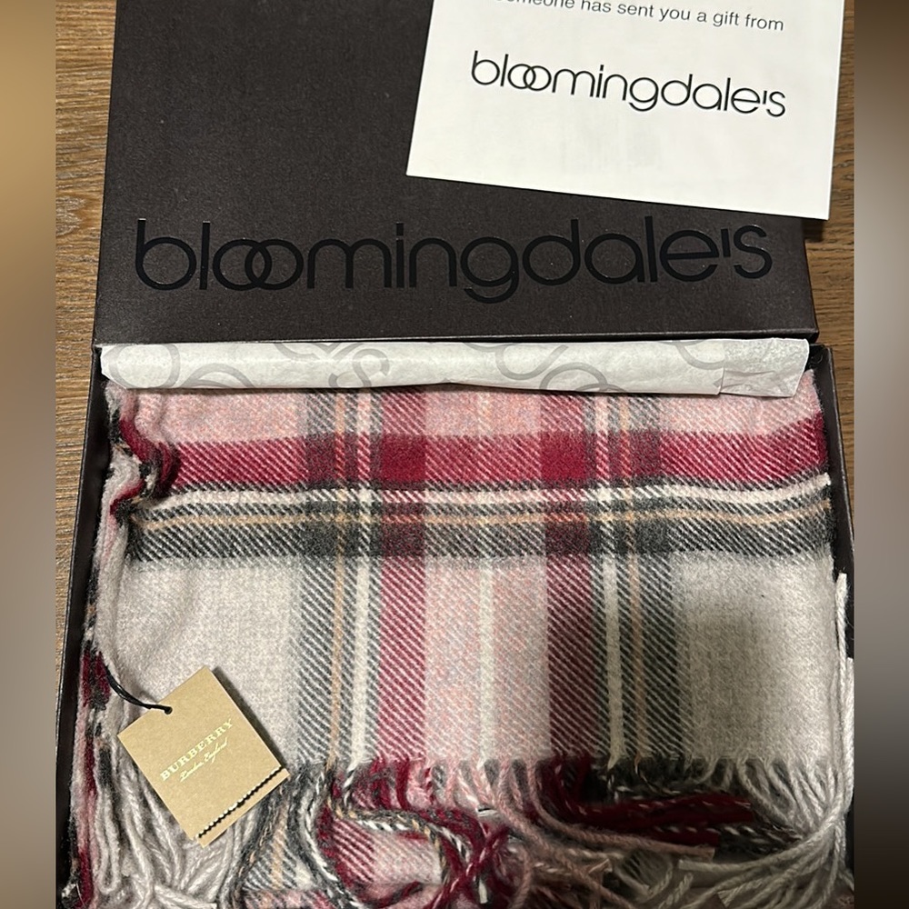 Burberry Giant Icon Check Scarf
